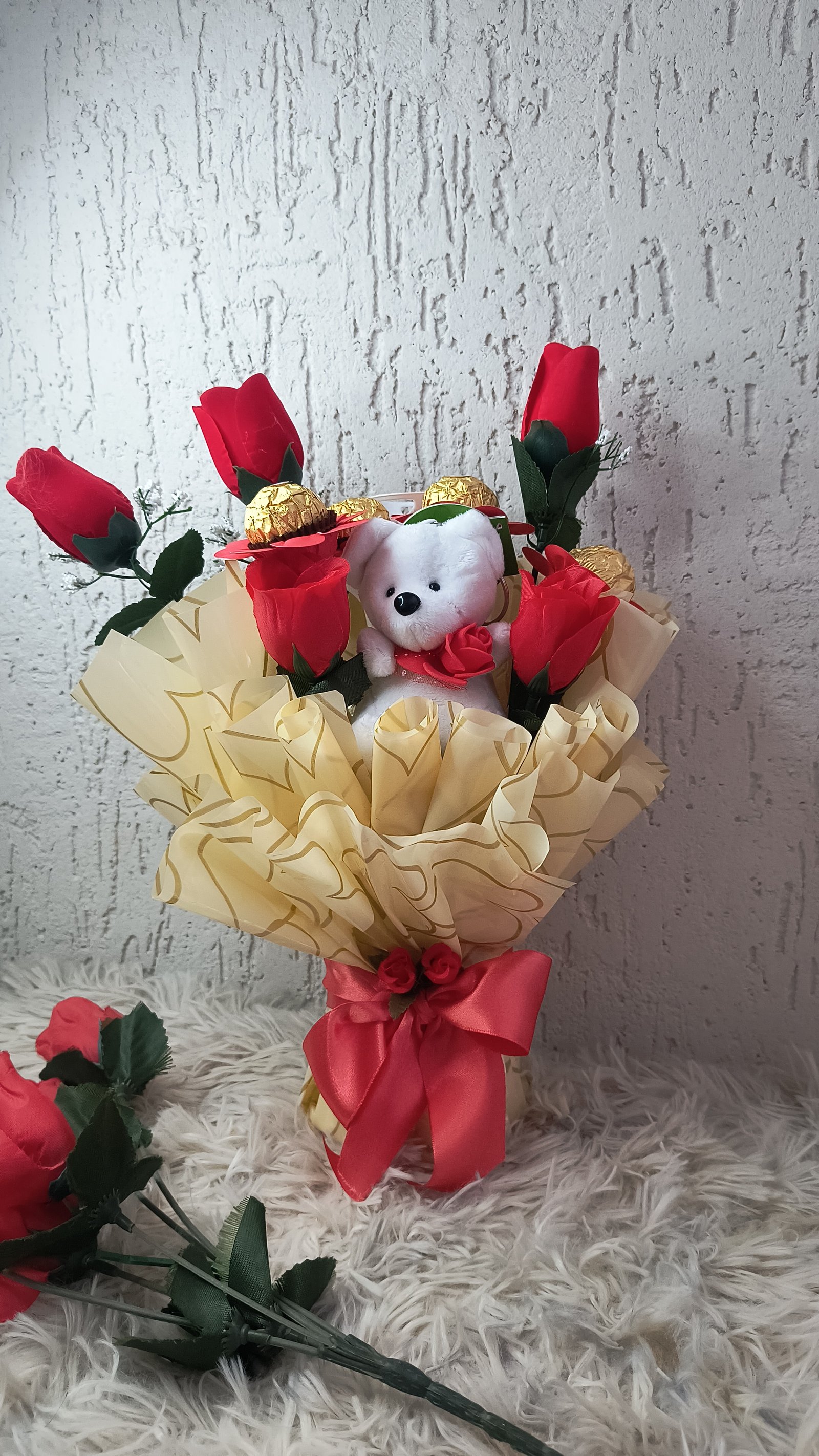 Buque com fererro rocher